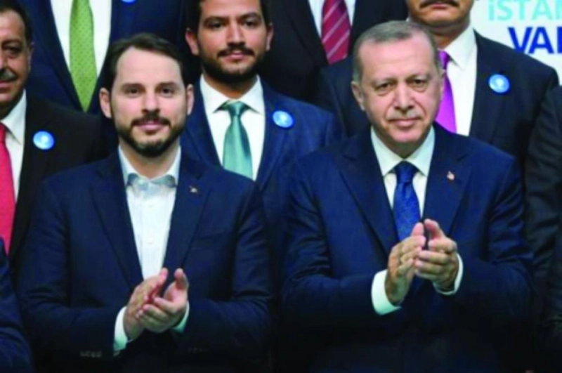 إردوغان وصهره براءت ألبيراق (تويتر)
