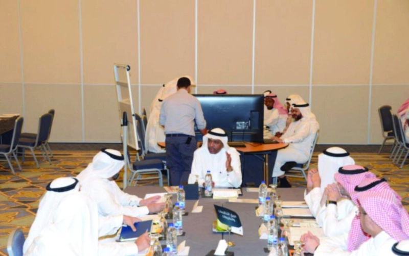 عبدالفتاح مشاط خلال الورشة أمس (مكة)