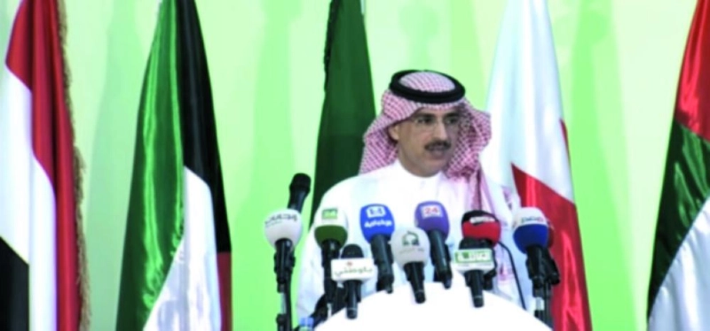 منصور المنصور متحدثا خلال المؤتمر (مكة)