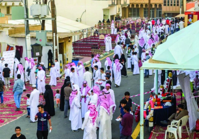 من زوار المهرجان (واس)