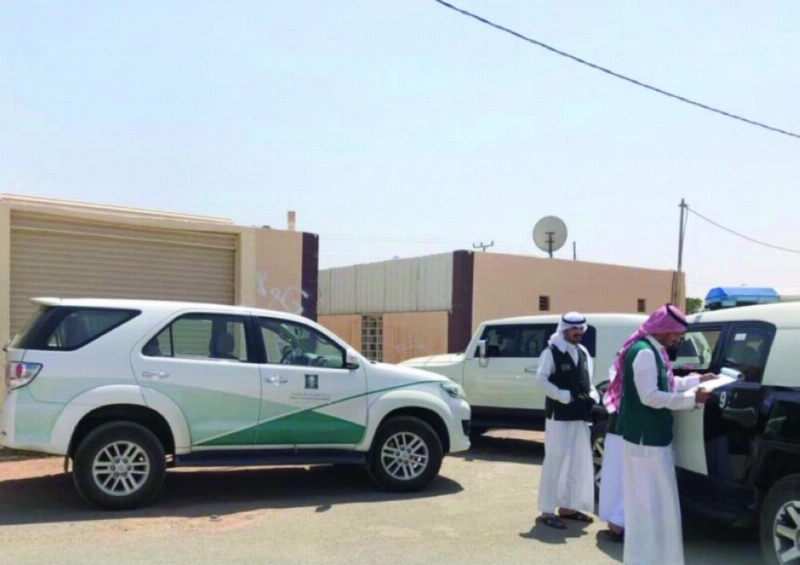 إحدى الجولات التفتيشية لفرق التجارة (مكة)