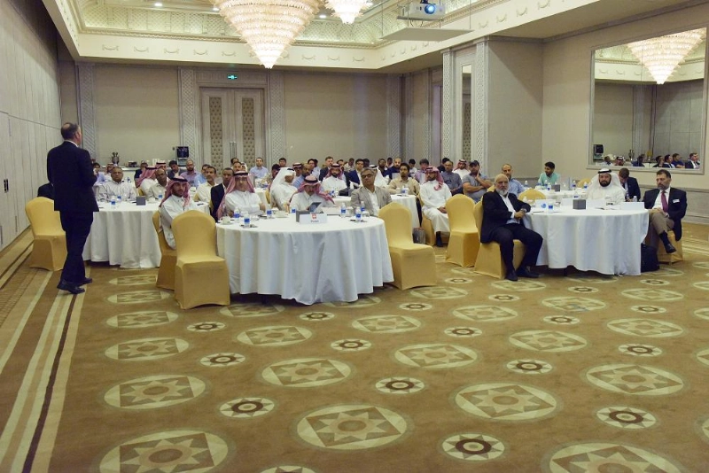 عدد من من رجال الأعمال المشاركين "مكة"