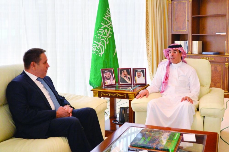 عواد العواد لدى استقباله سيرجي كوزولوف (واس)