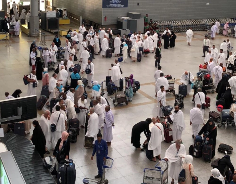 حجاج خلال إنهاء إجراءاتهم (مكة)
