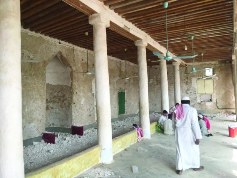 المسجد أثناء عملية الترميم (مكة)