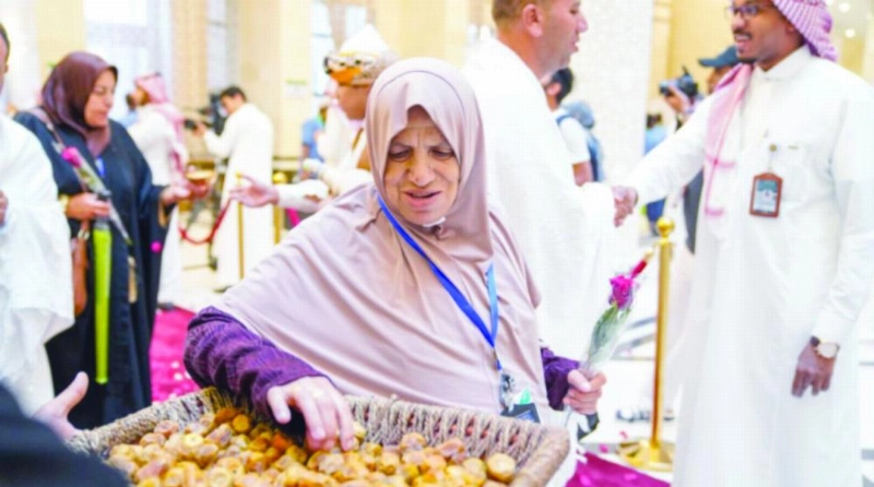 مسؤولو البرناج استقلبوا الحجاج بالقهوة والتمر (مكة)