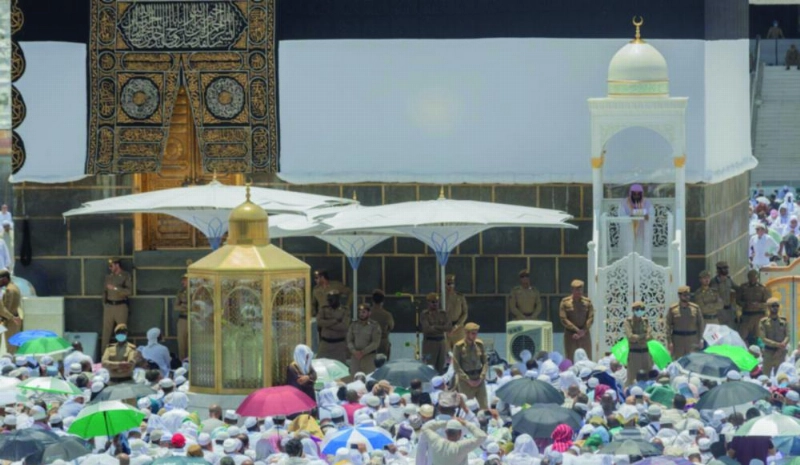 من صلاة الجمعة بالمسجد الحرام (واس)