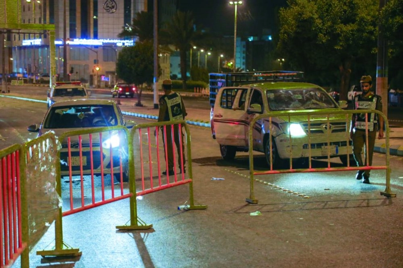 إحدى نقاط التفتيش الأمنية لضبط مخالفي الحج (ياسر بخش)