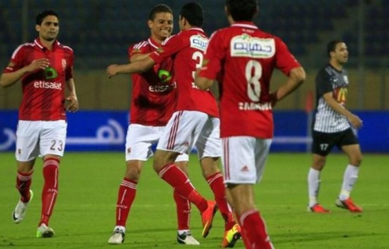 فرحة لاعبي الأهلي المصري بأحد الأهداف (مكة)