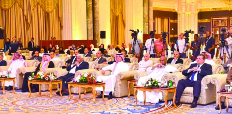 عواد العواد خلال رعايته الحفل الختامي لموسم الحج بحضور ضيوف وزارة الإعلام (واس)