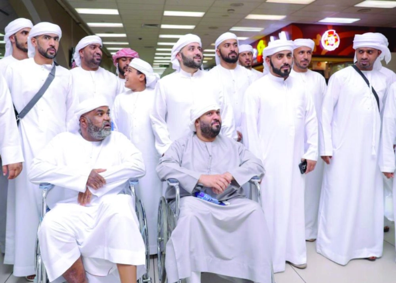 عدد من الحجاج الإماراتيين خلال مغادرتهم (واس)