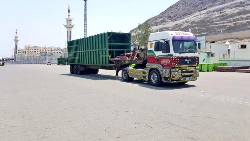 عملية نقل الصناديق الضاغطة (مكة)