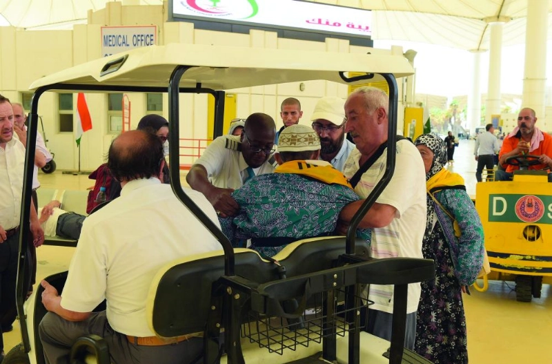 حجاج خلال مغادرتهم من مطار الملك عبدالعزيز الدولي (واس)