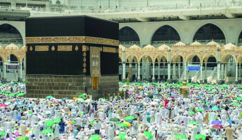 من صلاة الجمعة بالمسجد الحرام (واس)