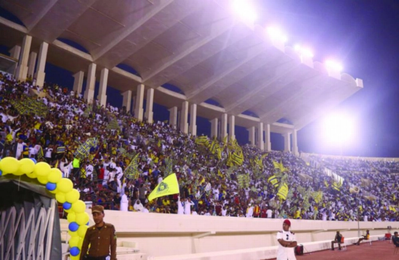 الجماهير في لقاء أحد والنصر (مكة)