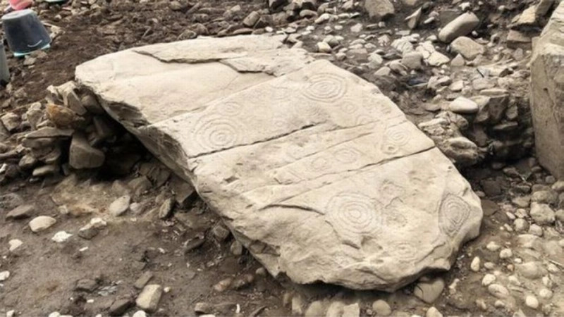 النقوش على الحجارة (Irish Examiner)