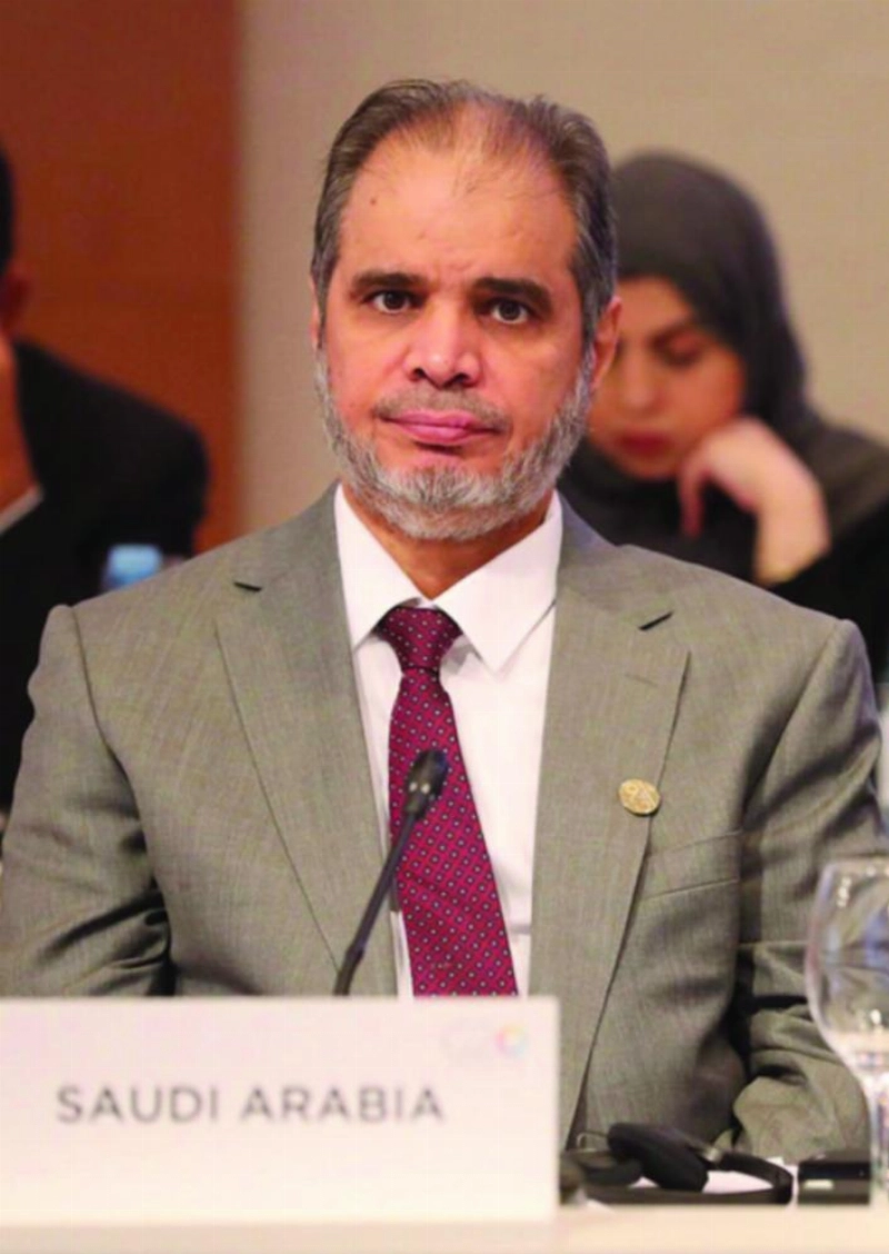 أحمد العيسى خلال الاجتماعات