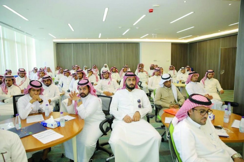 لقاء التخصصات الهندسية (هدف)