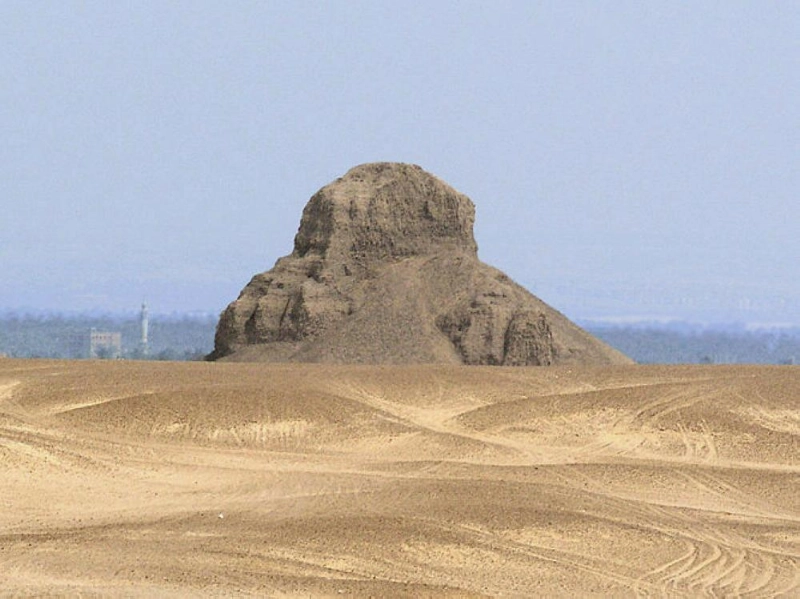 الهرم الأسود