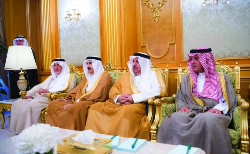 خالد الفيصل ومنصور بن متعب وخالد العيسى وعادل الجبير خلال اللقاء