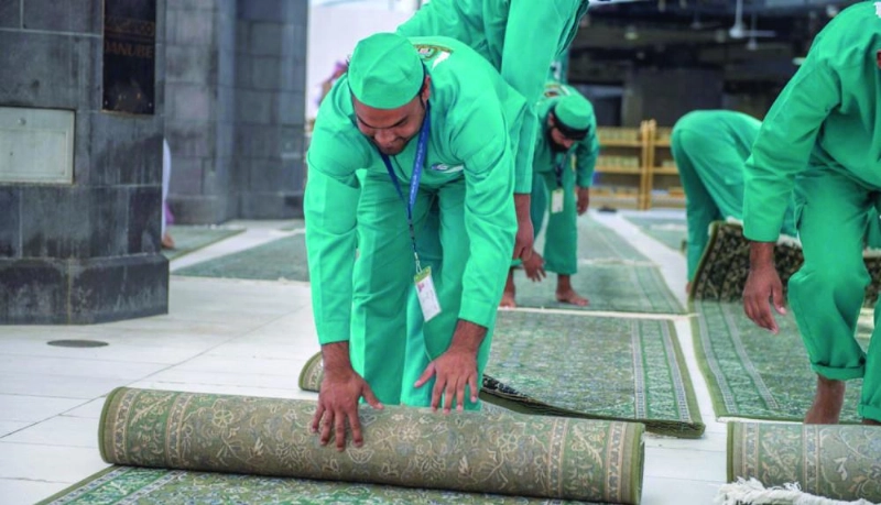 من أعمال تجديد السجاد (واس)