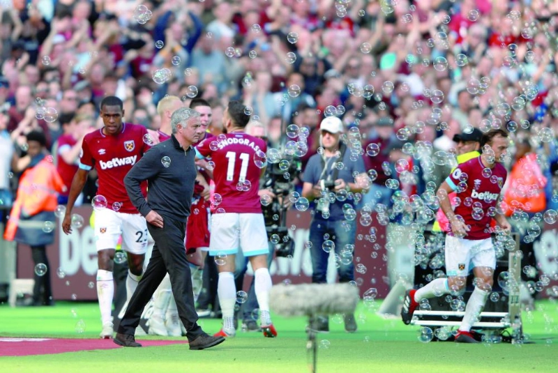 29 September 2018, England, London: Manchester United manager Jose Mourinho as West Ham United celebrate their third goal during the English Premier League soccer match between West Ham United and Manchester United at London Stadium. Photo: Ian Walton/PA Wire/dpa