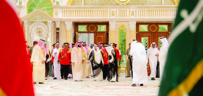 الشيخ صباح الأحمد خلال استقباله للأمير محمد بن سلمان في قصر بيان بالكويت (واس)