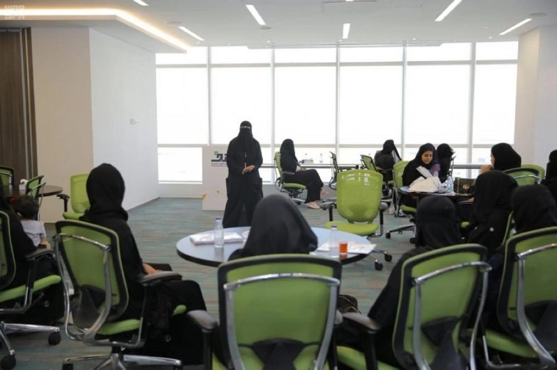 من ملتقى التوظيف للسيدات (هدف)