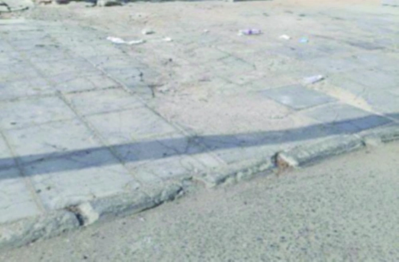 صيانة الطرق والأرصفة المتهالكة