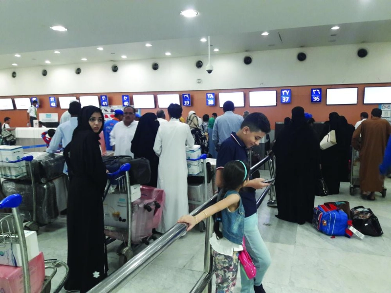 مسافرون في مطار جدة (مكة)