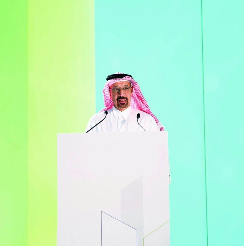 الفالح أثناء حفل التدشين (مدن)