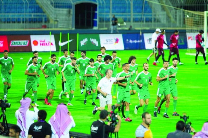 لاعبو المنتخب العراقي في تمرينهم الأخير قبل المباراة