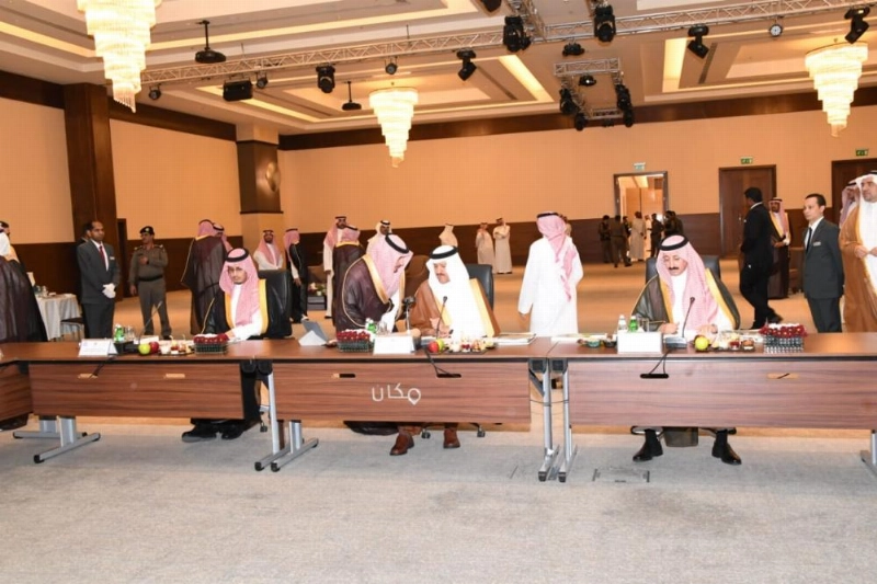 الأمير سلطان خلال الاجتماع
