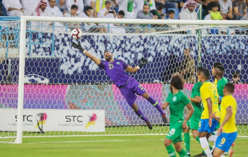 العويس خلال مباراة السعودية والبرازيل (الاتحاد السعودي)