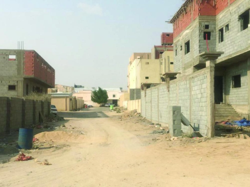 الشوارع بدون سفلتة سنوات طويلة