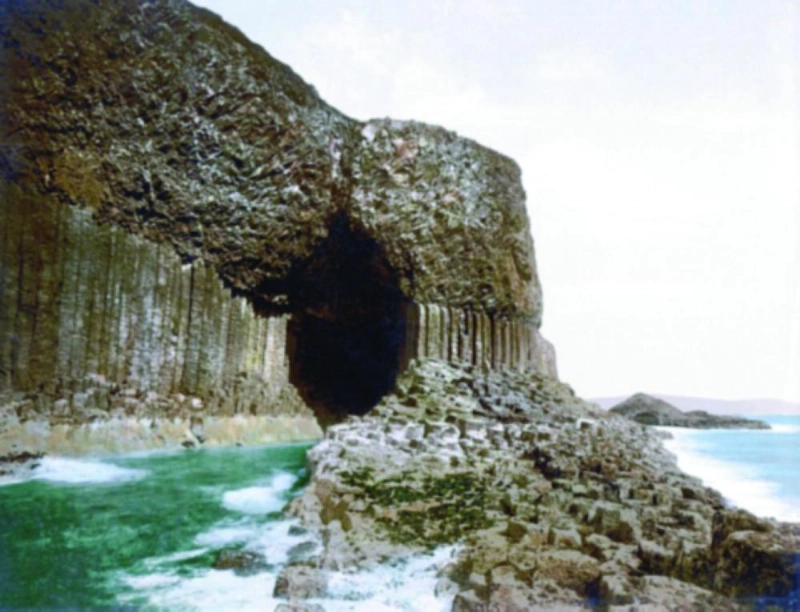 جزيرة ستافا (Archaeology)