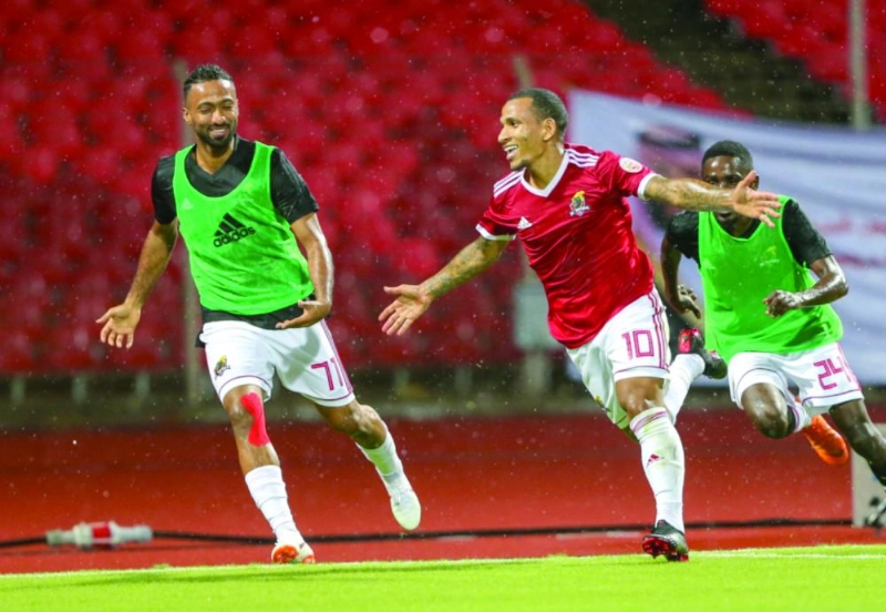أوتيرو محتفلا بهدفه في الفيحاء