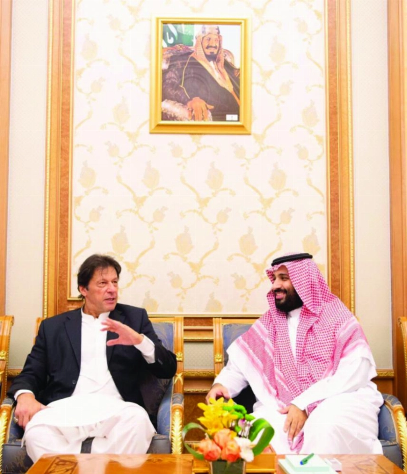 الأمير محمد بن سلمان خلال لقائه عمران خان (واس)