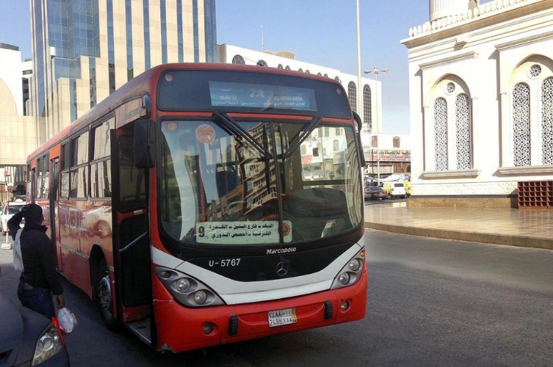باص تابع لشركة سابتكو في منطقة البلد بجدة (مكة)