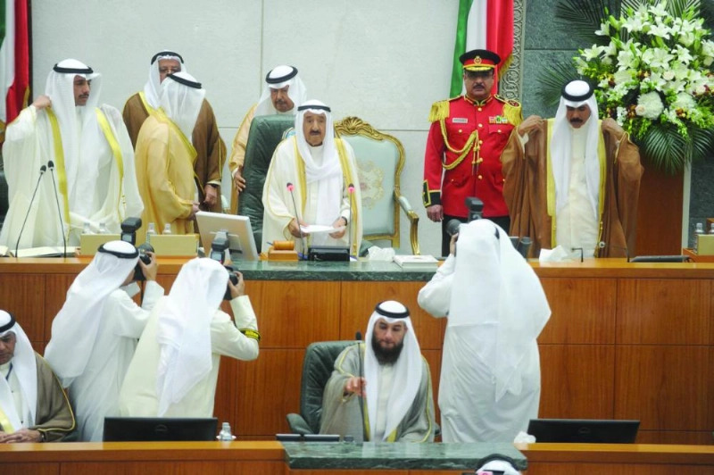 الشيخ صباح الأحمد خلال افتتاحه الدورة (كونا)