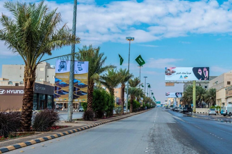 لوحات ترحيبية بزيارة الملك سلمان للقصيم (مكة)