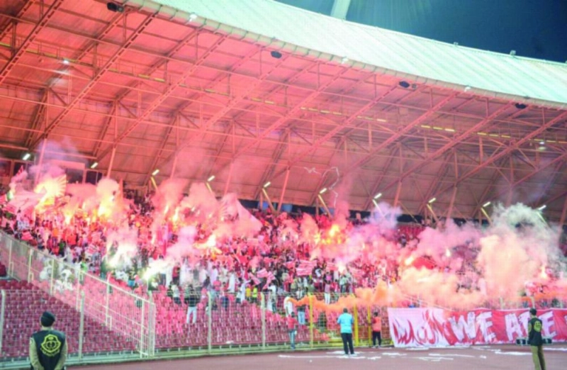 جماهير الوحدة في إحدى مبارياته (مكة)