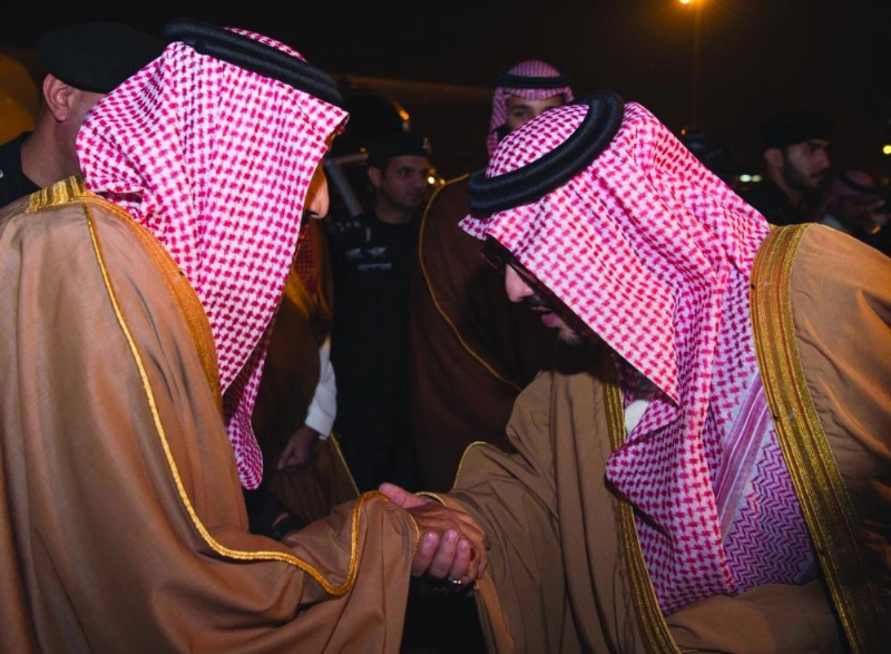 الملك سلمان لدى وصوله حائل أمس الأول (واس)
