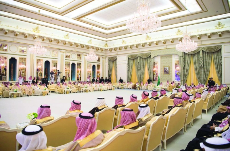 الملك سلمان لدى تدشينه ووضع حجر الأساس لمشروعات تنموية بحائل (واس)