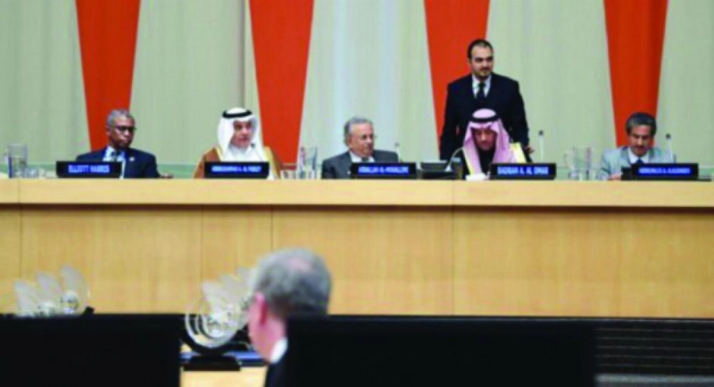 عبدالرحمن الفضلي خلال حفل تسليم الفائزين الجوائز