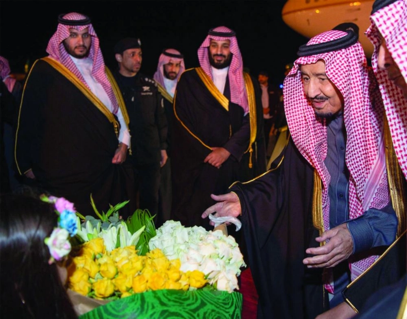 الملك سلمان لدى وصوله إلى الجوف