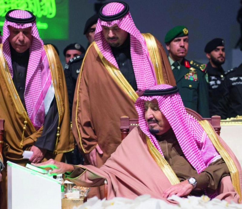 الملك سلمان لدى تدشينه مشروعات الحدود الشمالية التنموية (واس)