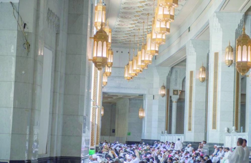 من صلاة الجمعة بالمسجد النبوي (واس)