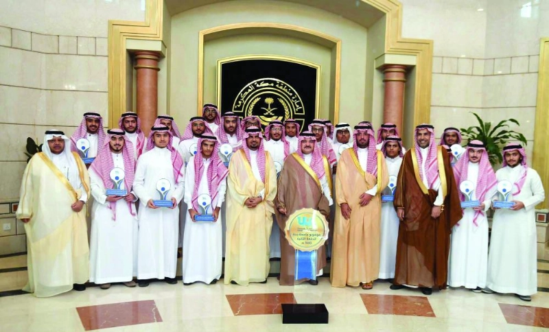 مشعل بن ماجد خلال تدشينه البرنامج أمس (واس)