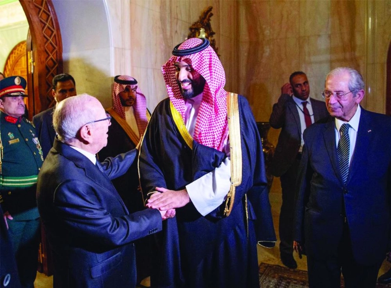 ولي العهد لدى مغادرته تونس وفي وداعه الباجي قايد السبسي